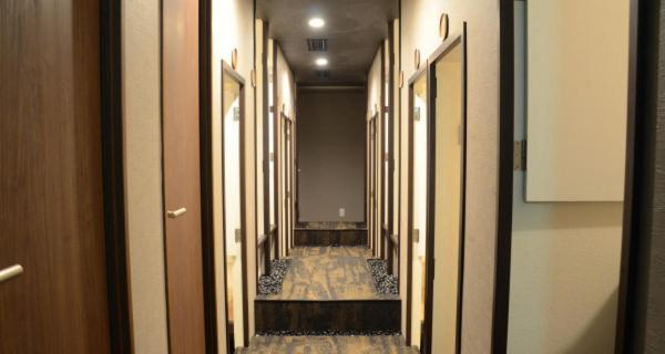 Hotel Cabin Style โอคายาม่า ภายนอก รูปภาพ
